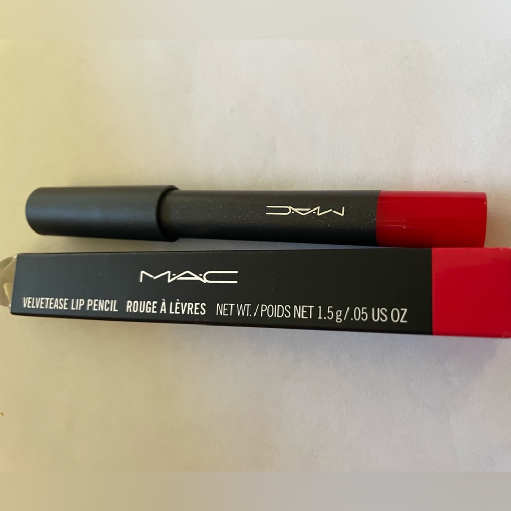 MAC Velvetease Lip Pencil ANYTHING GOES Full Size Brand New Shade Red